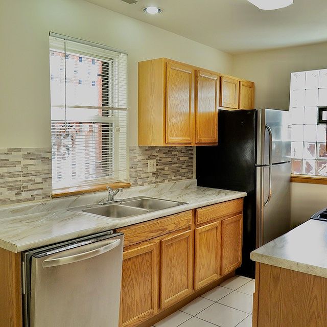 1st image of 4354 S Drexel Blvd #A