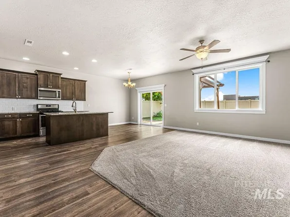 2193 S Hills Ave, Meridian, ID 83642