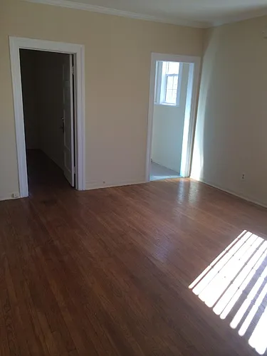 1034 Hyperion Ave Photo 1