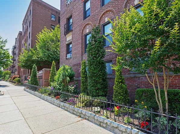 76-66 Austin Street image 22 of 26