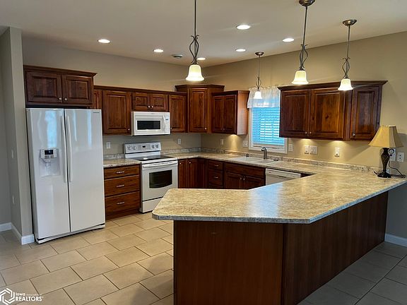 4th image of 1439 Pawnee Dr