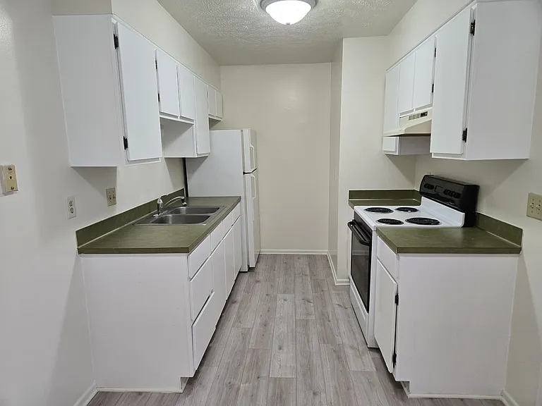 French Quarter Apartments — Photo 7