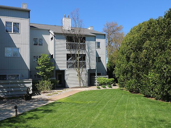 2nd image of 1311 Cleveland Rd W