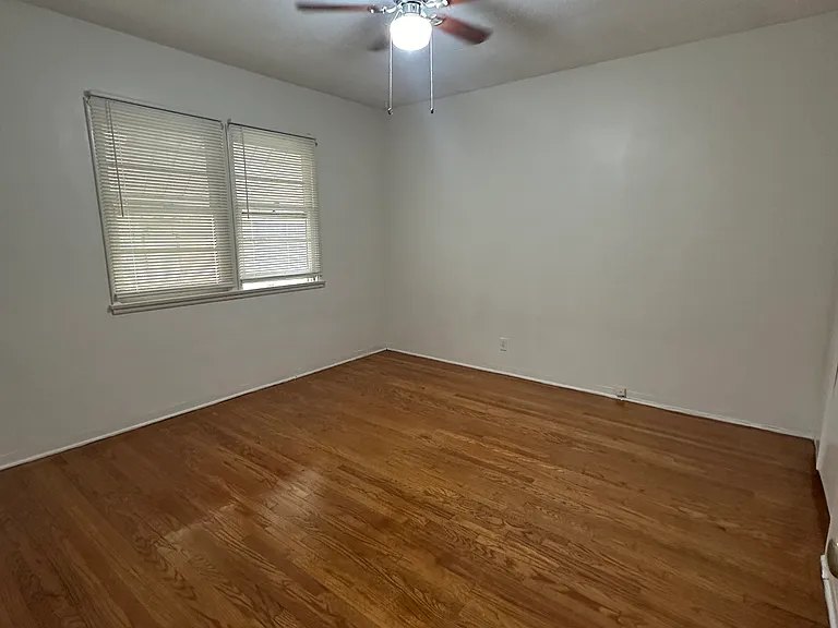 331 W Alameda Ave #C — Photo 12