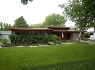 828 Gross Ct, Green Bay, WI 54304