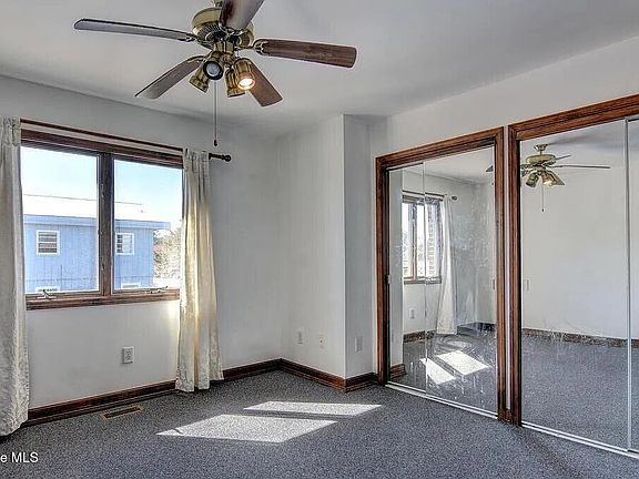 3rd image of 601 Clarendon Ave