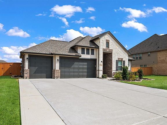 2nd image of 150 Valley Ranch Trl