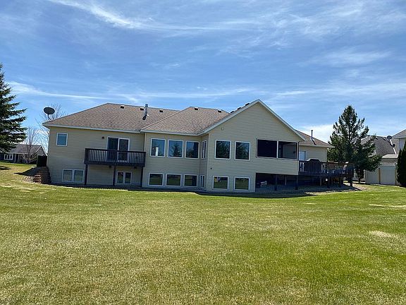 3rd image of 975 Latoka Heights Ln SW