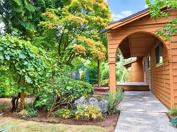 3520 NE 204th Street, Lake Forest Park, WA 98155