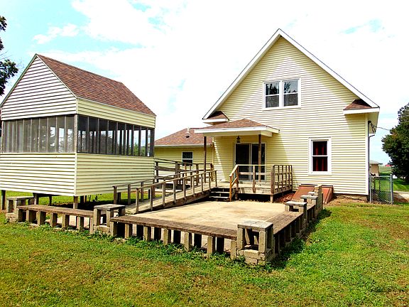 Great Patio & 3 Season Room