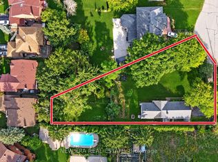 28 Thomas Ave, Toronto, ON M1C1E5