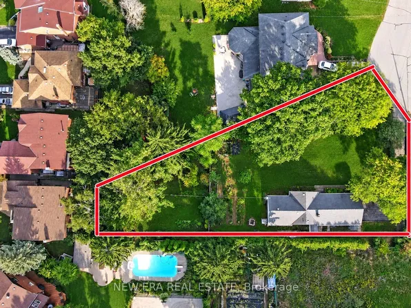 28 Thomas Ave, Toronto, ON M1C 1E5