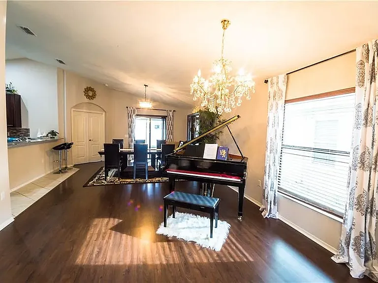 1038 Buccaneer Blvd — Photo 2