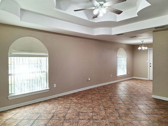 2nd image of 2118 Aruba Dr APT 1