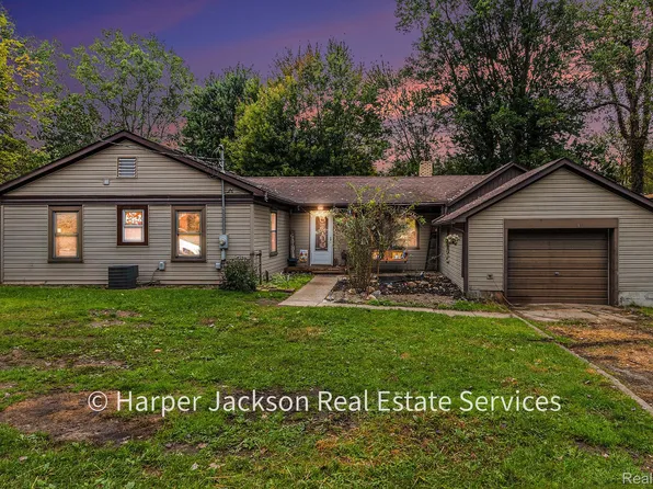 5621 Beard Rd, Byron, MI 48418