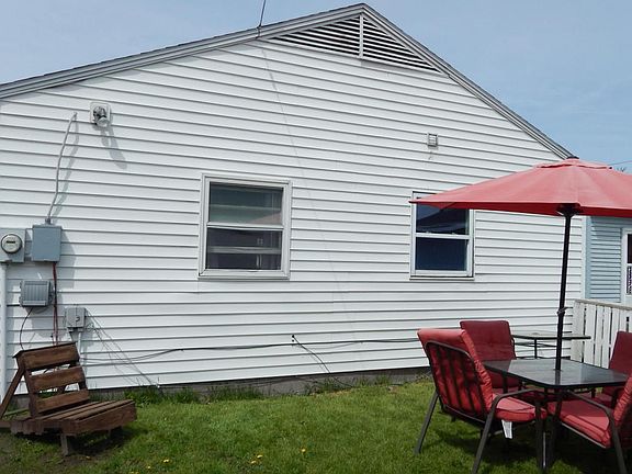 2nd image of 810 E 8th Ave