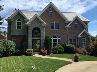 2035 Blairmont Dr, Pittsburgh, PA 15241