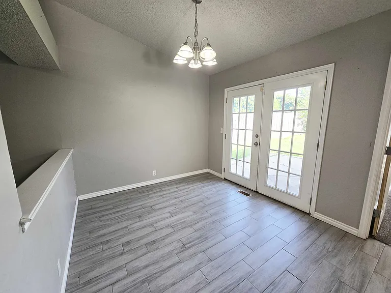 217 Cypress Dr — Photo 5