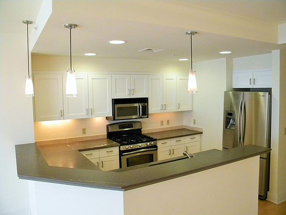 4th image of 320 Washington Ave Unit 204