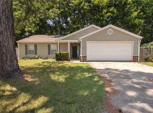 1747 N Pine Crest Ave, Fayetteville, AR 72704