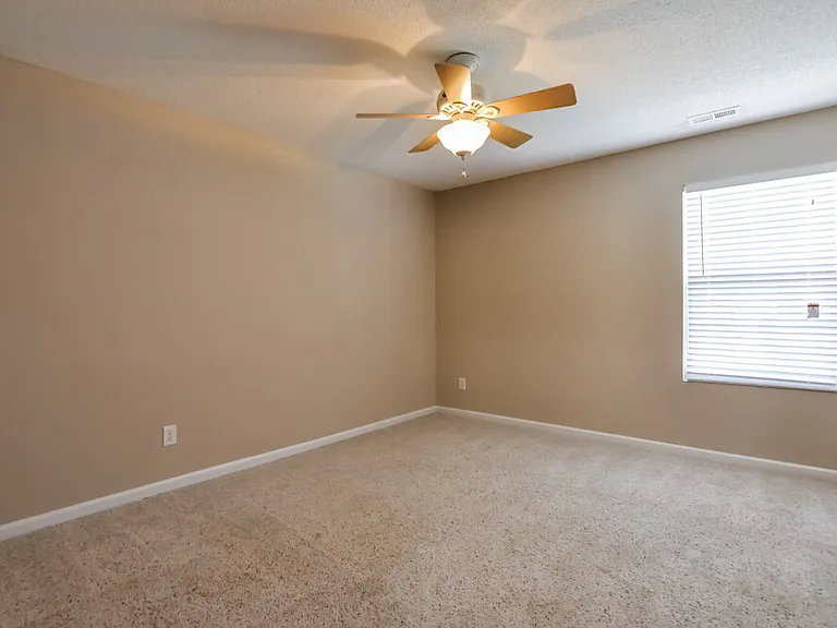 816 Stackhurst Way — Photo 13