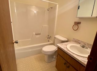 305 18th Ave SE #2, Minot, ND 58701