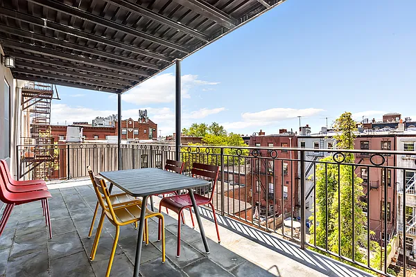 Rented by Compass | media 21