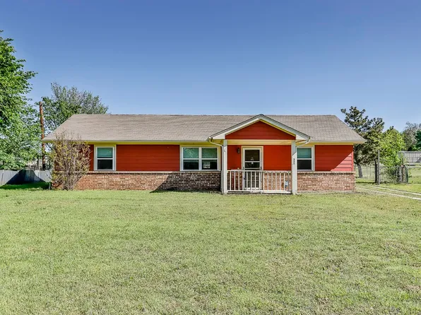 255 E Ladybird Ln, Azle, TX 76020