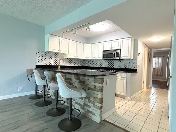 1437 N Atlantic Ave, Daytona Beach, FL