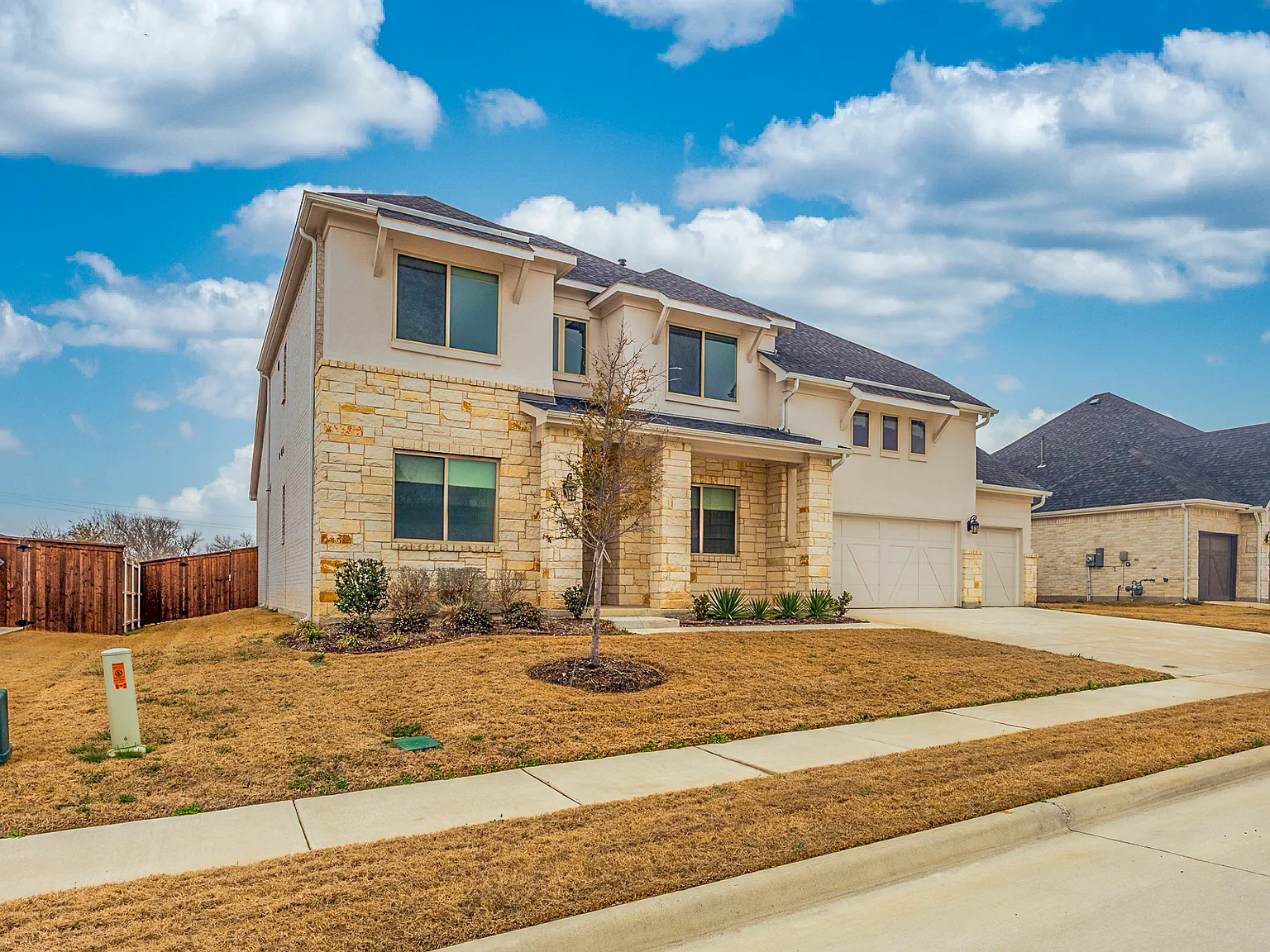 4 bed, 3239 sqft, $3,800 — Photo 2