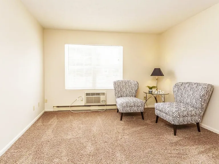 Boulevard Club Apartments — Photo 17