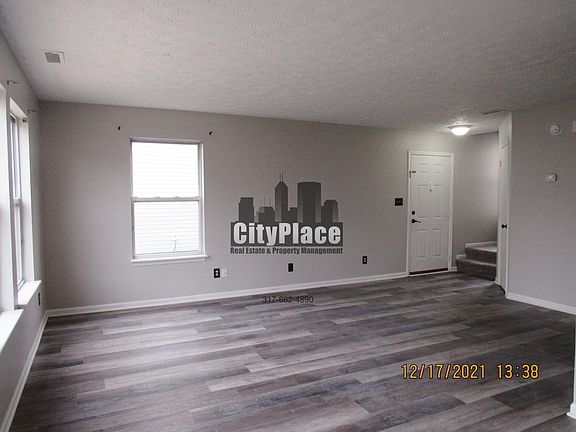 5th image of 4481 Connaught Dr W