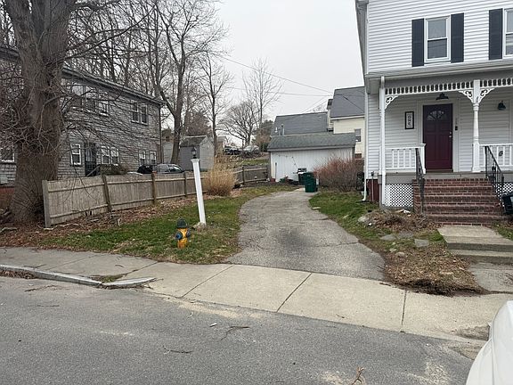 3rd image of 1 Stafford St #1