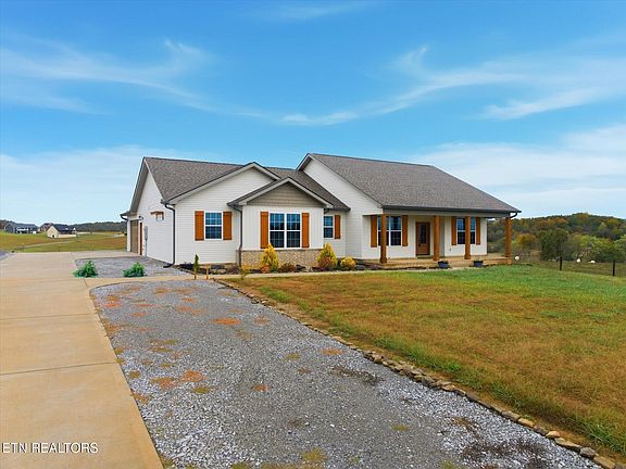 2nd image of 758 Lakeside Rd