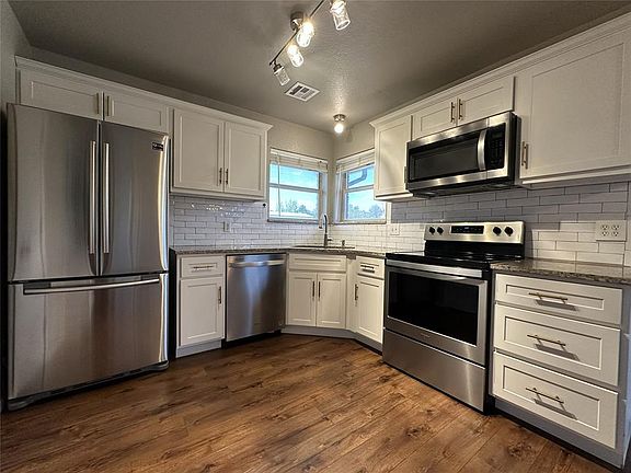 5th image of 2100 Kenneth Ln