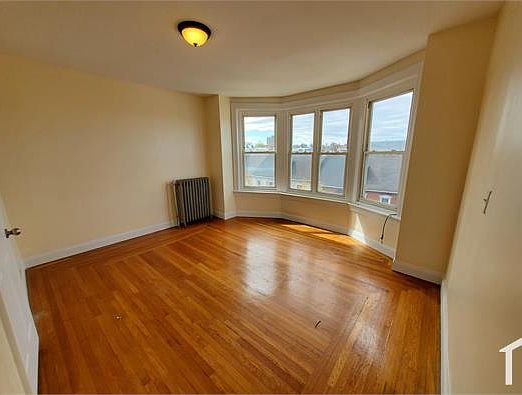 5th image of 113 N 12th St APT 7