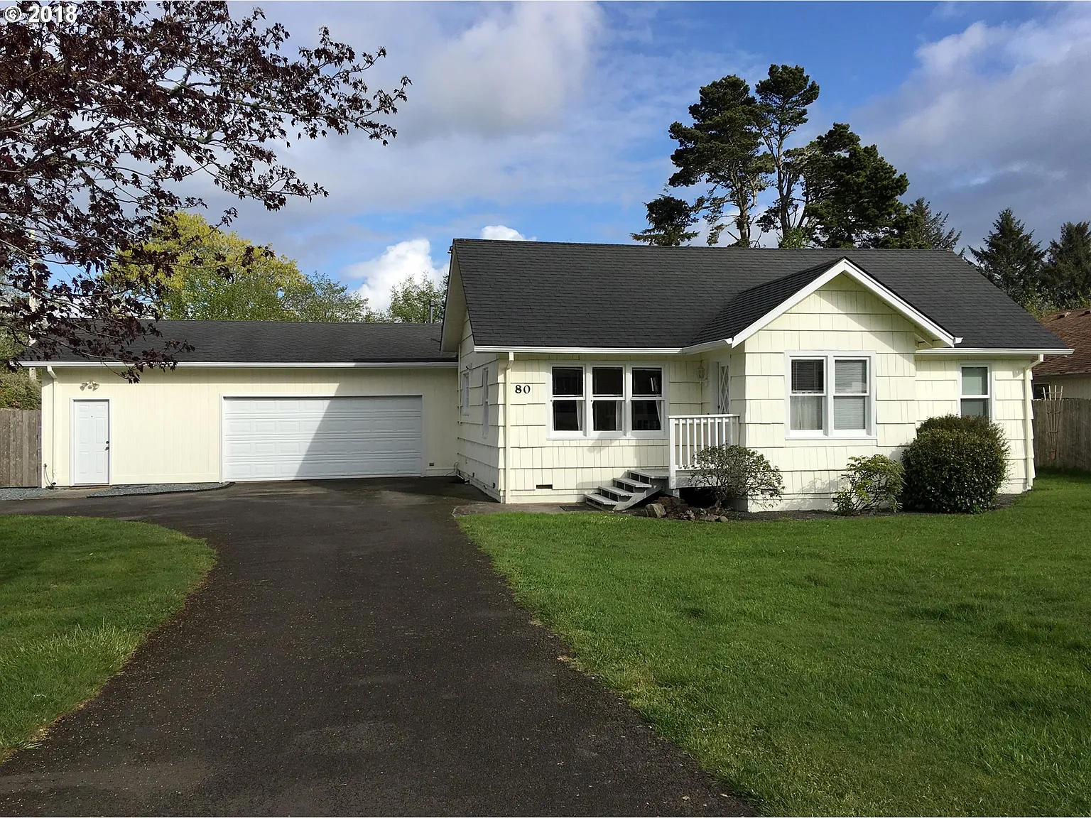 80 NW Birch Ave photo 1