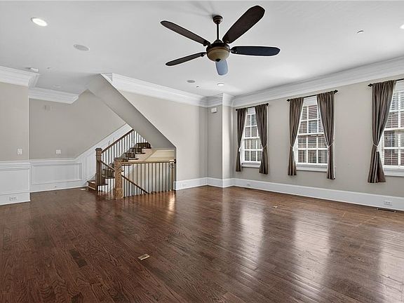 5th image of 3475 Roxboro Rd NE Unit 11