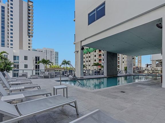 5th image of 229 SW 9th St #407