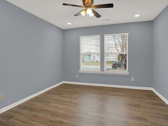 3rd image of 12674 Crescent Dr