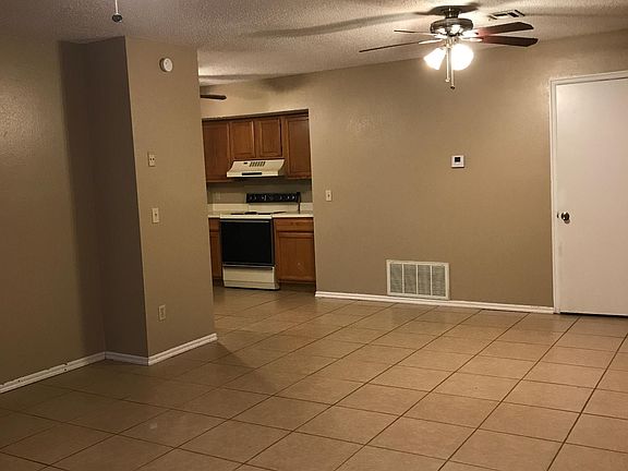 4th image of 1310 Clearwater Dr