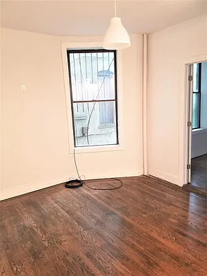 Rented by Space Link Realty | media 26