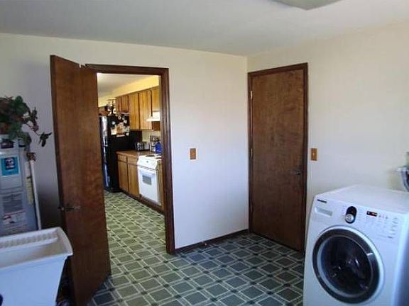 4th image of 2710 N Main St