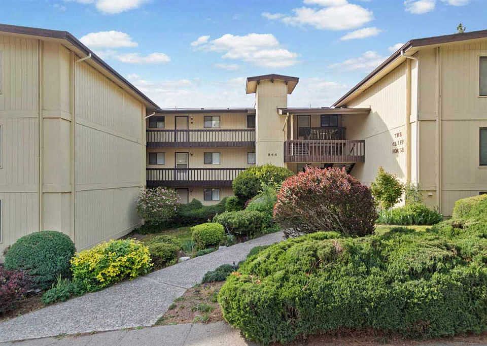 1st image of 844 W Cliff Dr #303
