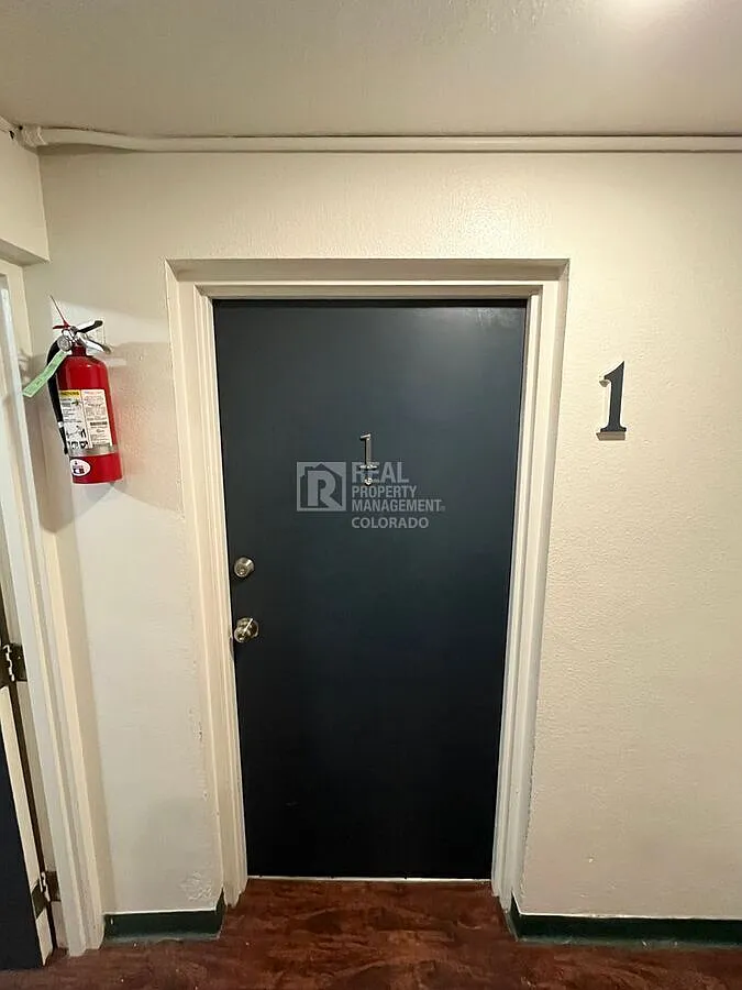 Studio, 1.0 bath, 650 sqft, $799 — Photo 3