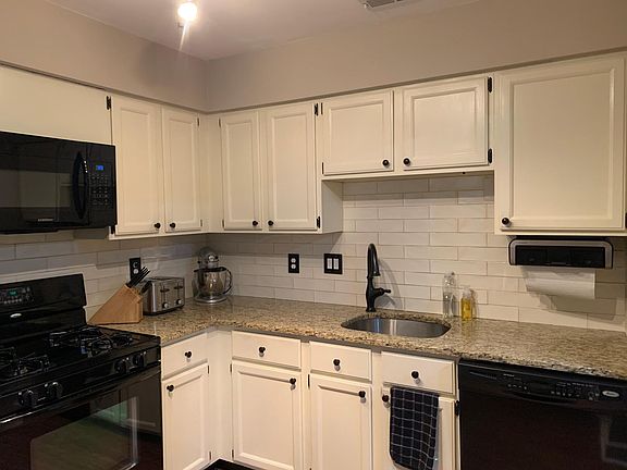 5th image of 62 Redwood Ln