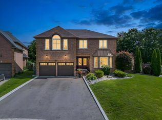 39 Falcon Ct, Cambridge, ON N1T 1P2