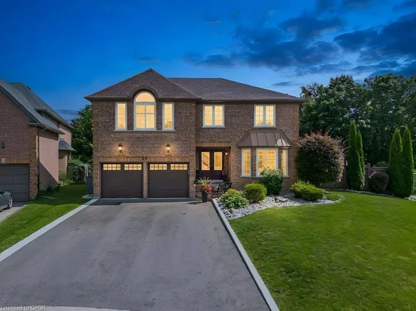 39 Falcon Ct, Cambridge, ON N1T 1P2