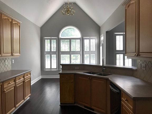 2nd image of 405 Lakehill Ct