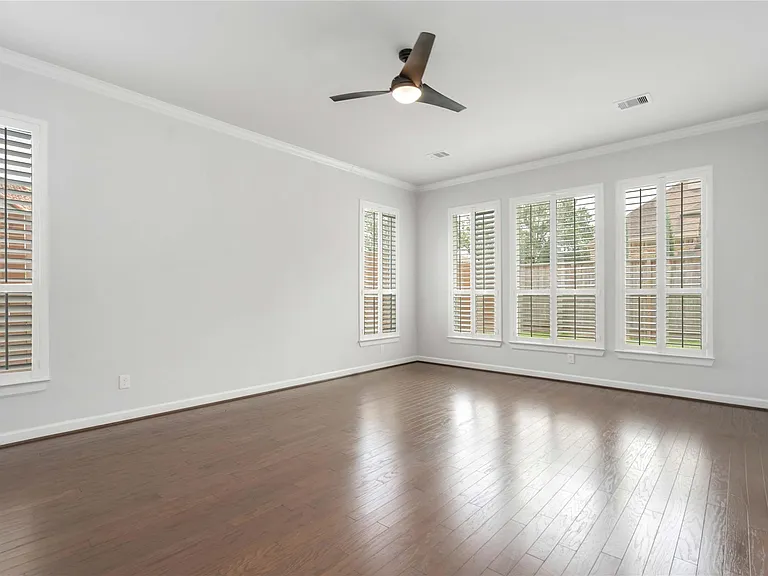 1303 Gardenia Dr — Photo 9